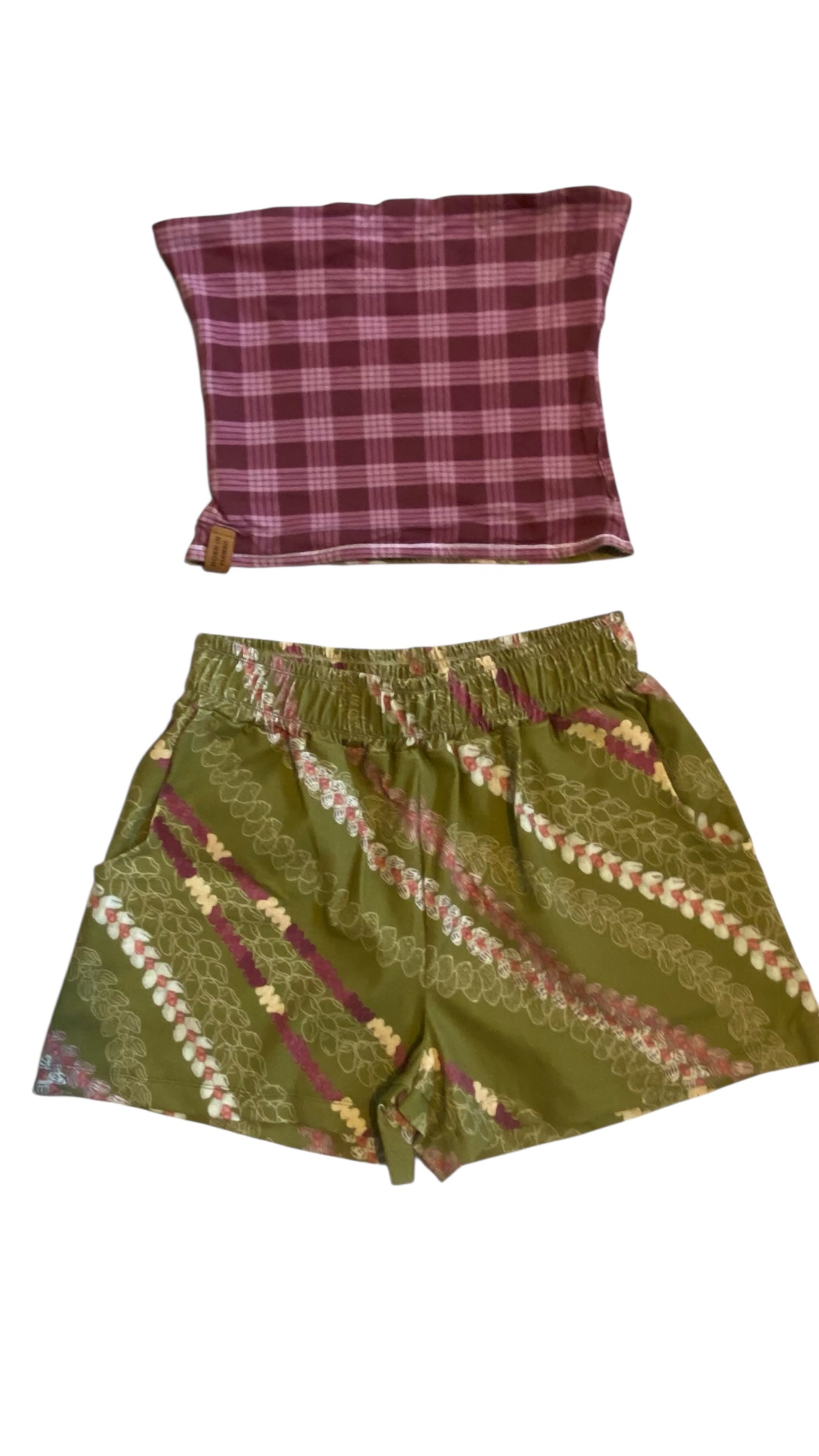 Maroon shell reversible tube